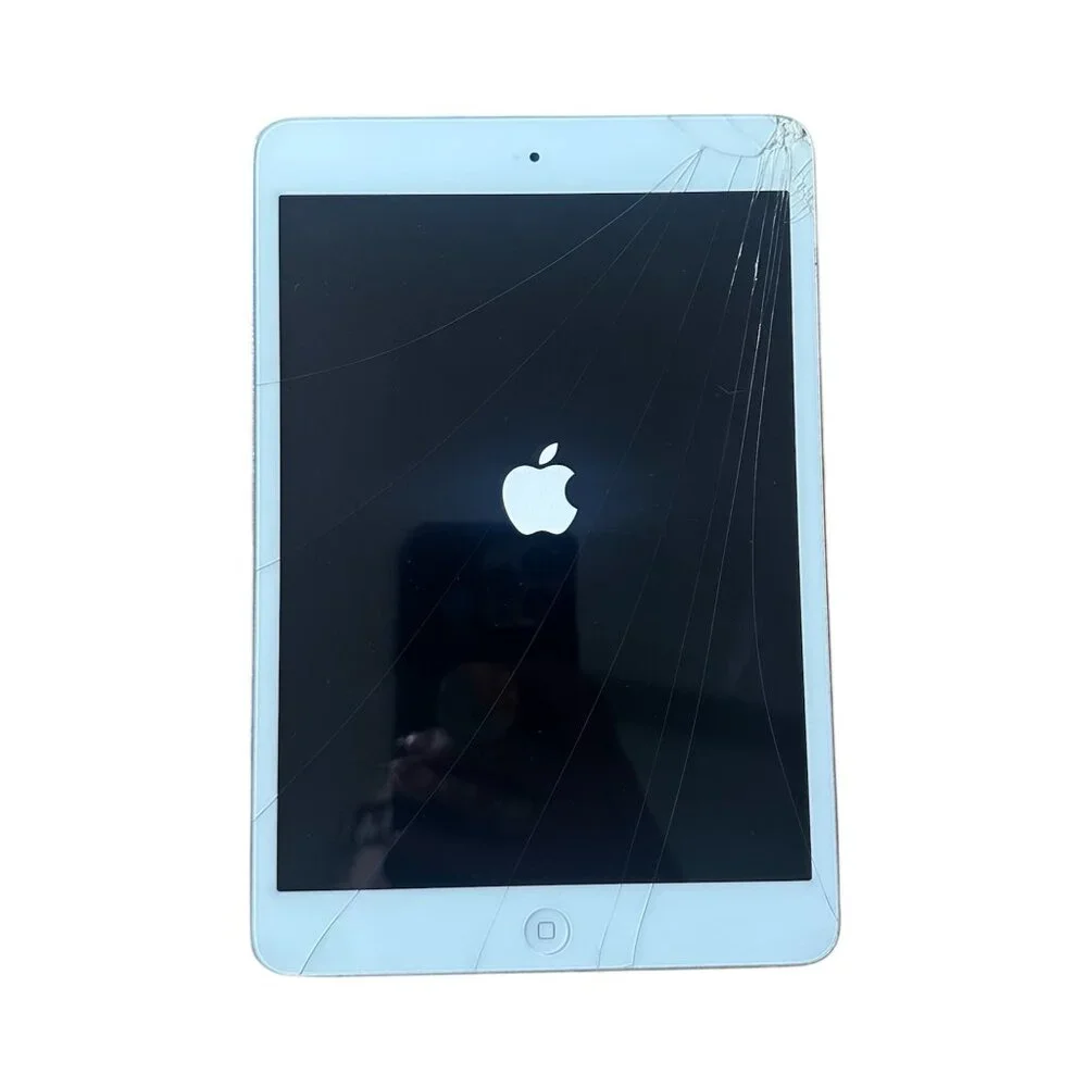 Apple iPad Mini 1st Gen (A1432) 16GB Wi-Fi Tablet Silver Cracked Screen